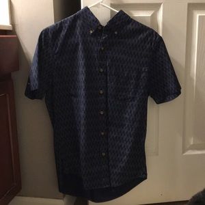 American Eagle Short Sleeve Button Up